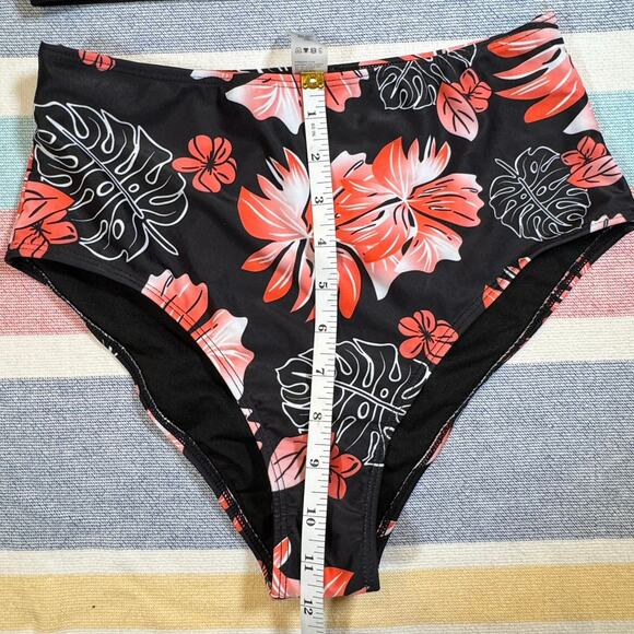 NWOT High-Neck Bikini Set – Floral & Black (Size S) - Picture 5 of 7